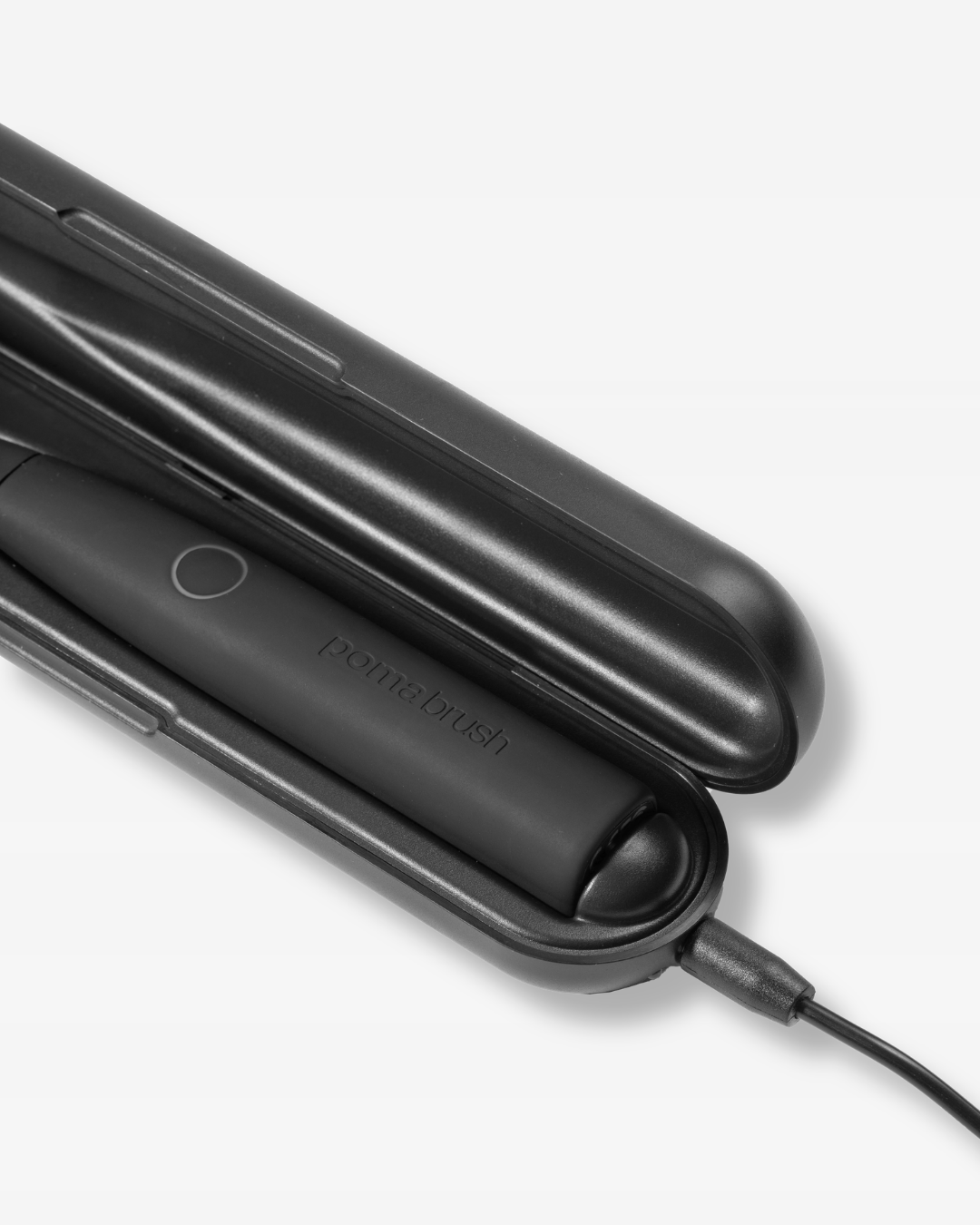 Pomabrush Model 2.0 with UV-C Charging Case