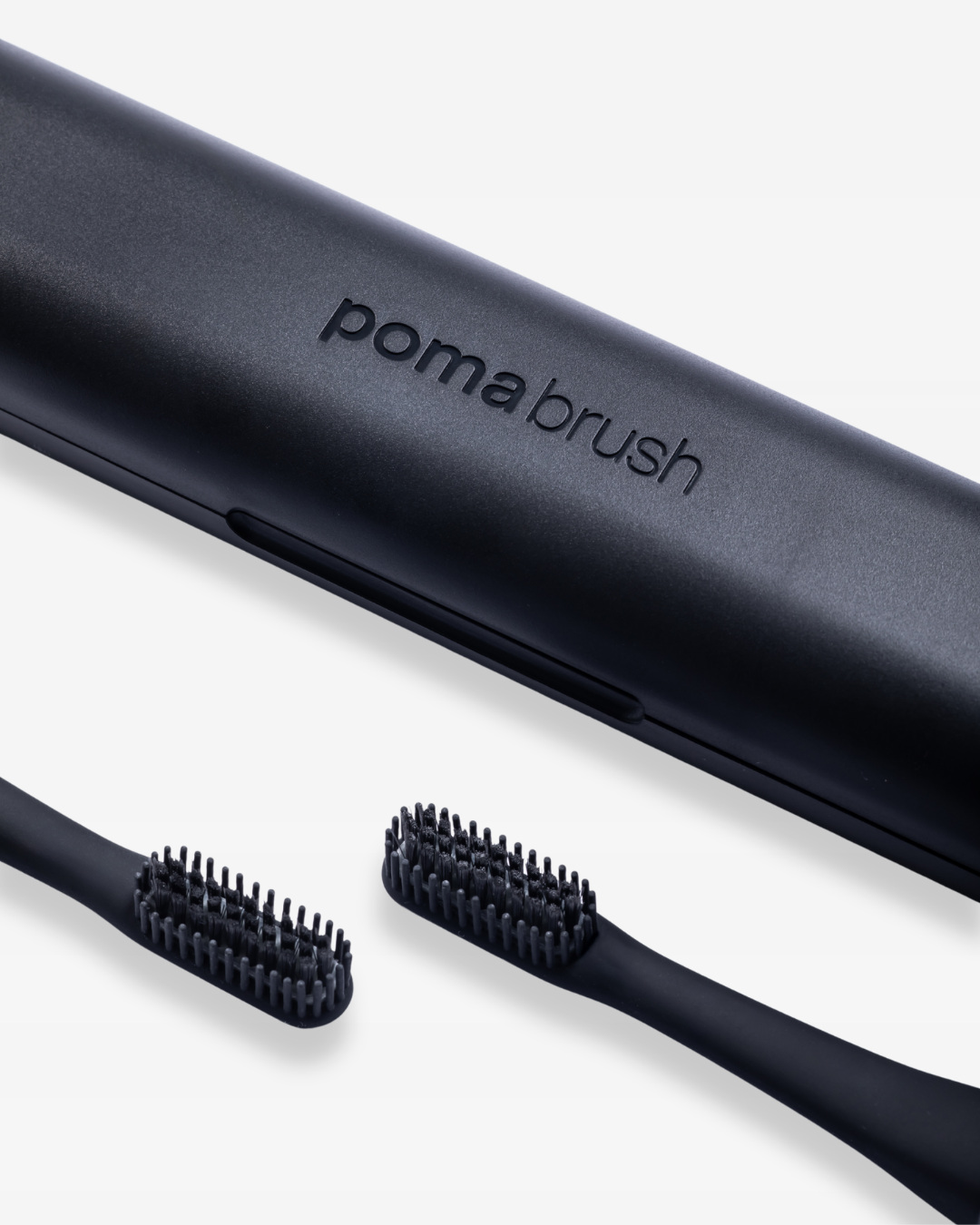 Pomabrush Model 2.0 with UV-C Charging Case