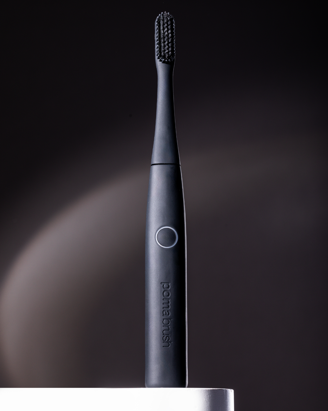 Pomabrush Model 2.0 with UV-C Charging Case