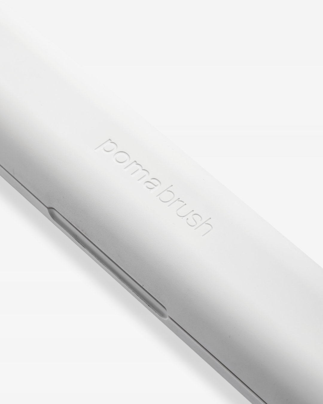 Pomabrush Model 2.0 with UV-C Charging Case